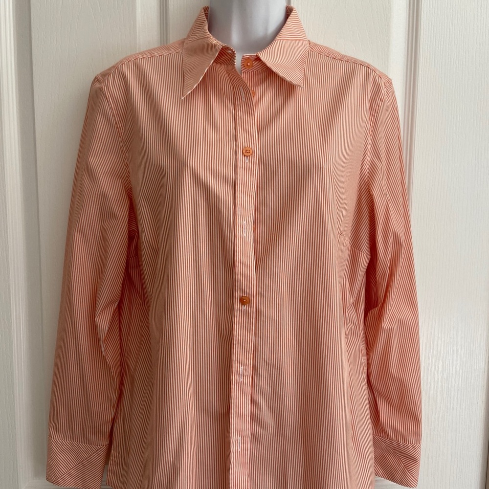 Liz Claiborne striped shirt full of details